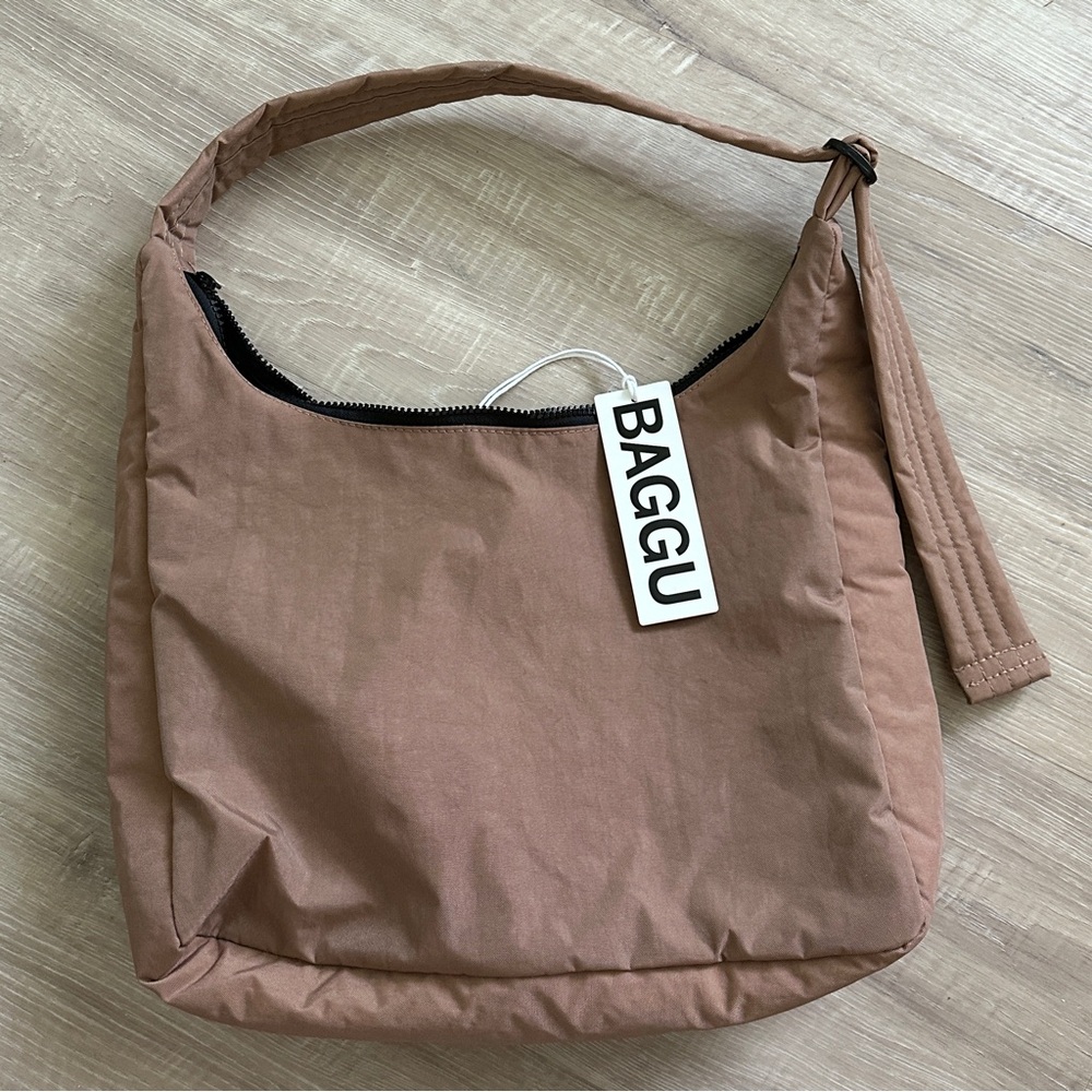 BAGGU cocoa nylon shoulder bag